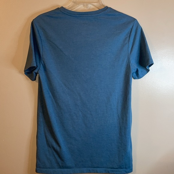 Men’s size small baby blue t-shirt - Picture 3 of 4